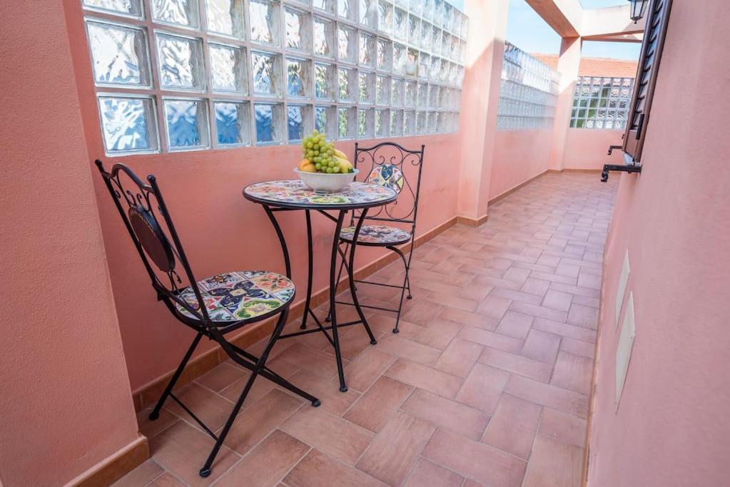 La Casa Di Orimari Lägenhet SantʼAntìoco Exteriör bild