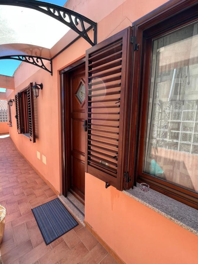La Casa Di Orimari Lägenhet SantʼAntìoco Exteriör bild